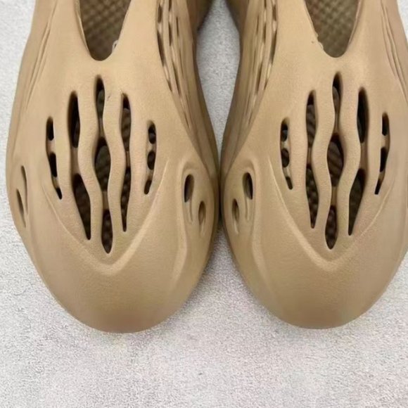 originals yeezy foam runner \